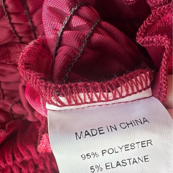 SIMPLEE Allover Smocked Bodycon
Burgundy Velvet Party Dress Sz
Large - Picture 6 of 6